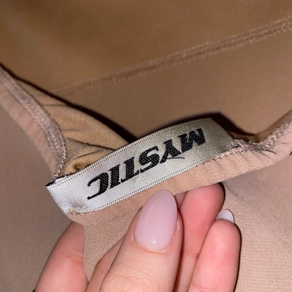 Formal dress - Picture 4 of 5